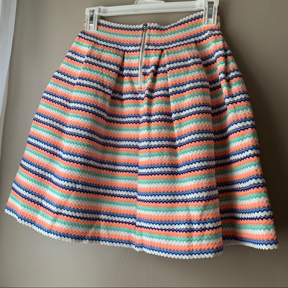 Francesca’s structured skirt - Picture 2 of 3